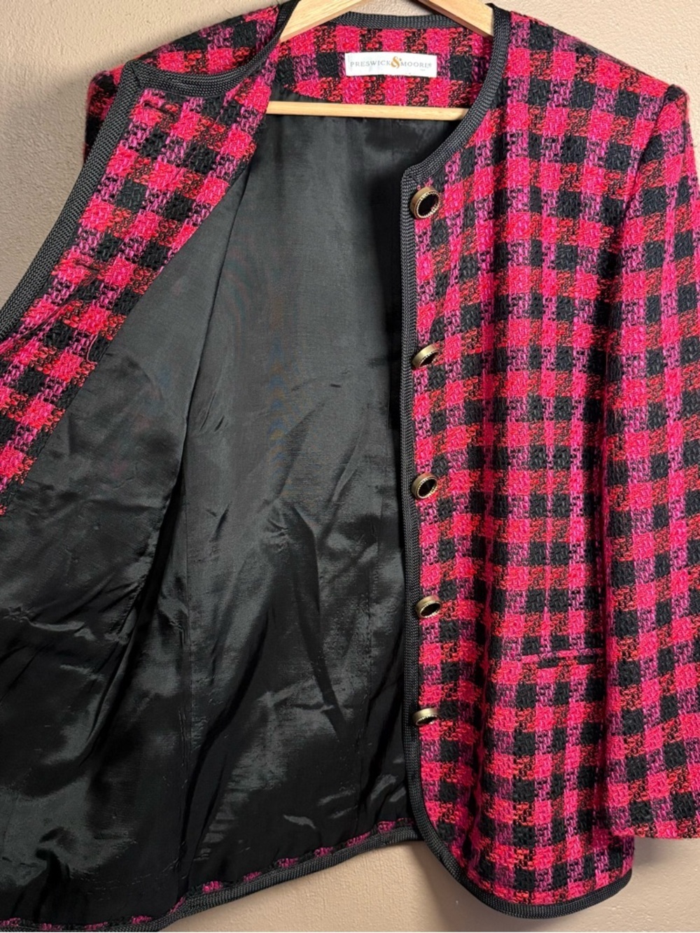 Preswick & Moore Vtg 90s Pink & Black Blazer Jacket, Gold/Black Buttons Size 14 - Picture 9 of 17